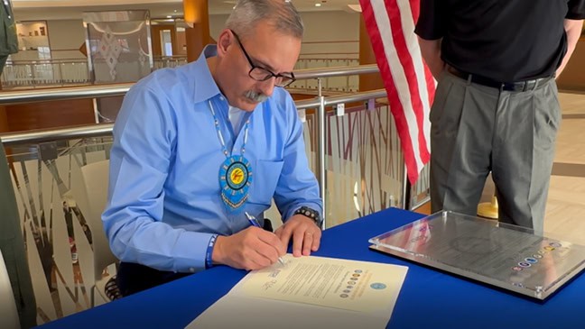 Assistant Chief Jack Austin, Jr. signs ESGR pledge