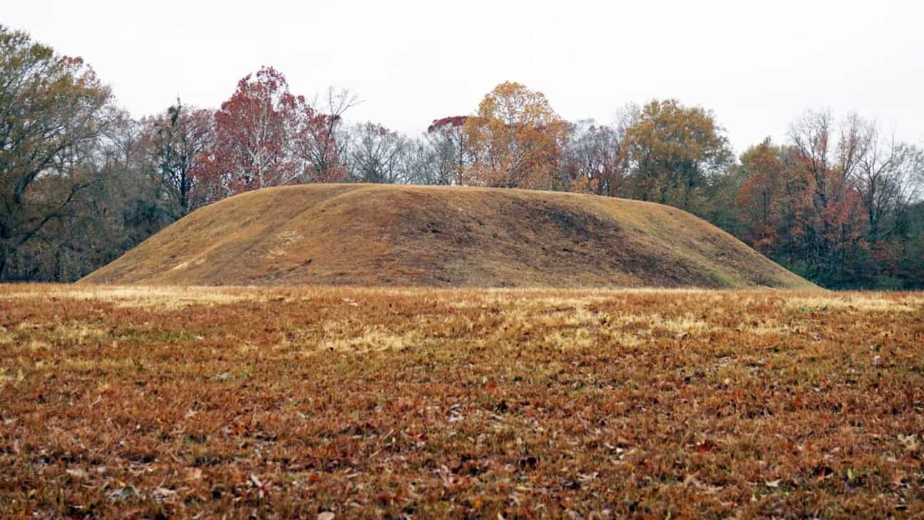 Nvnih Waiya Mound